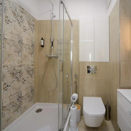 Maya's Flats & 81 - 3 Flat In Garnizon Apartment *